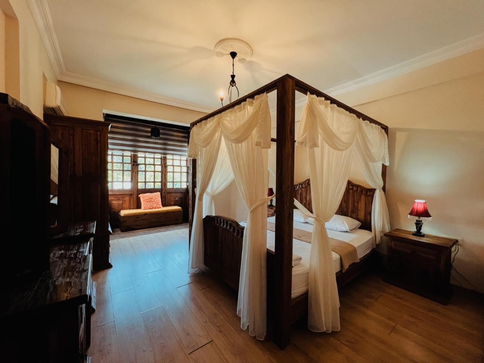 Moonlight Aparthotel